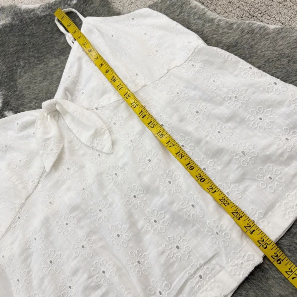 Old Navy Eyelet Tie Front Top - Picture 10 of 11
